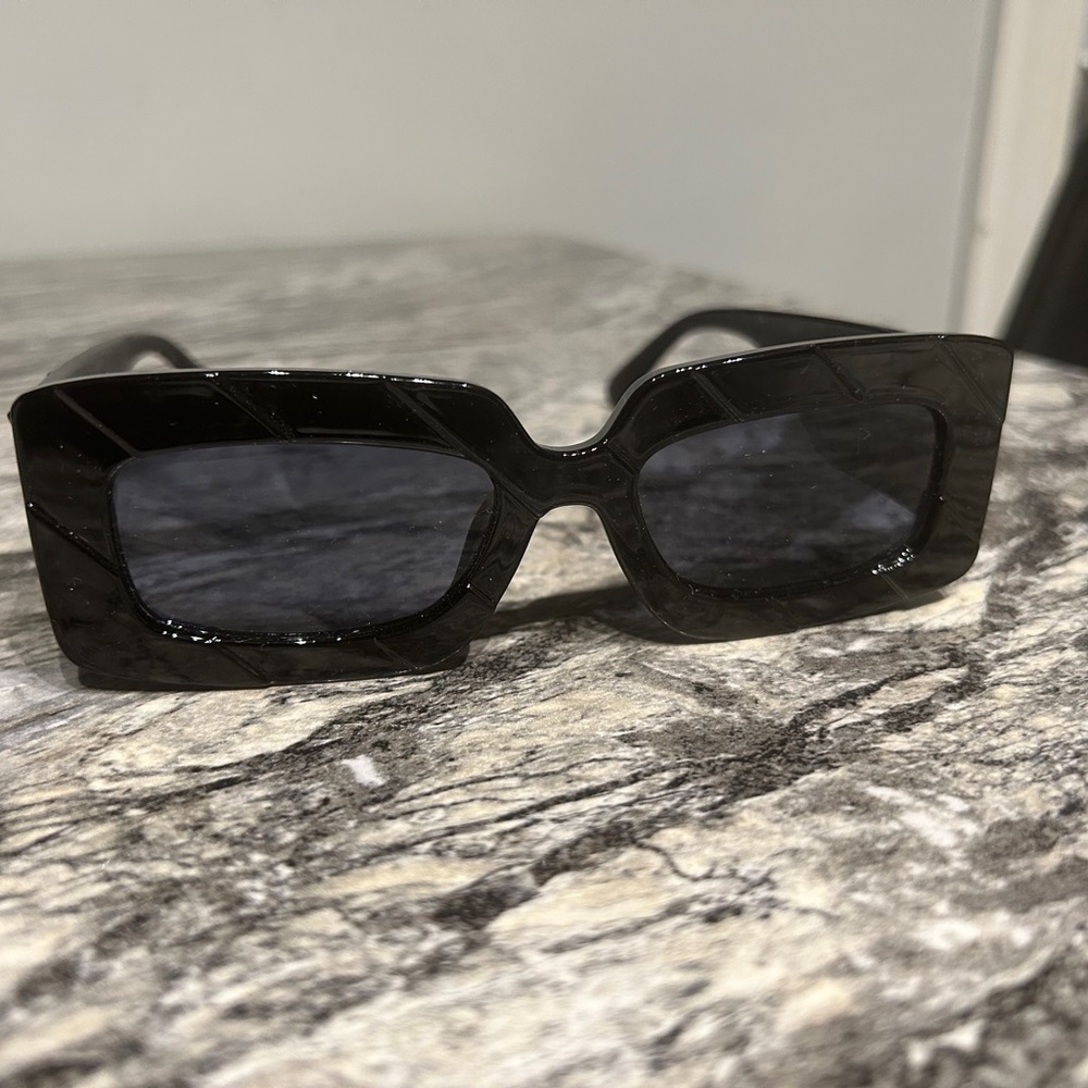 Black Rectangular Sunglasses - image 7